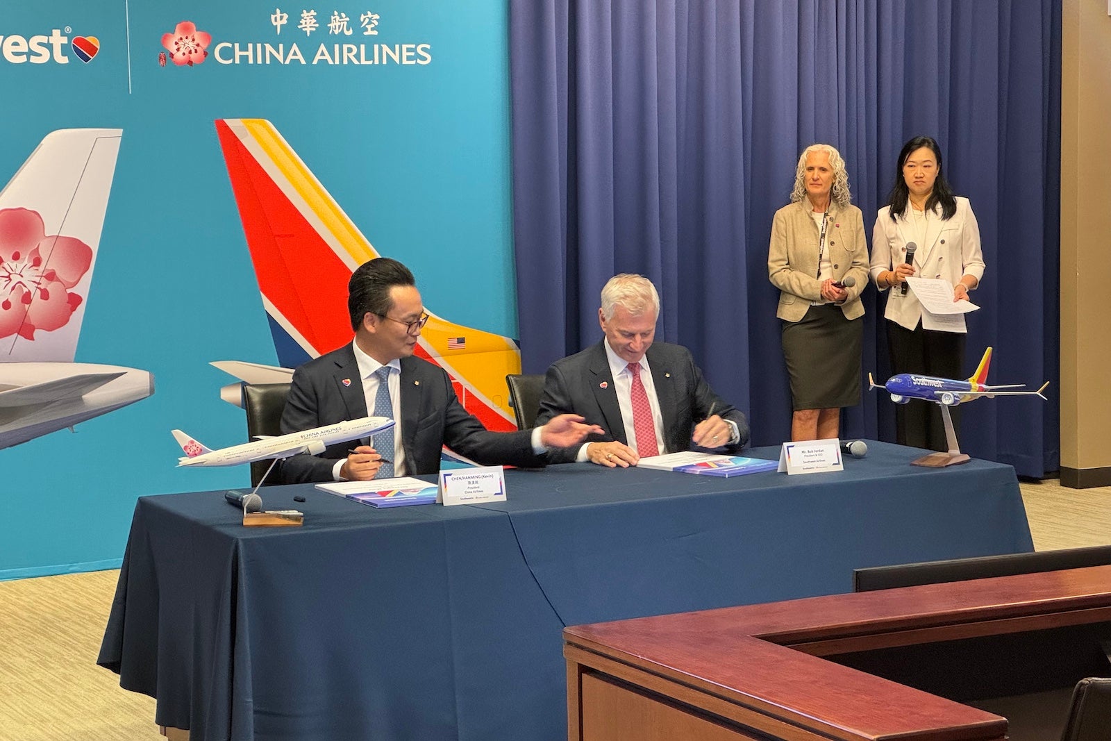Southwest makes China Airlines partnership official southwest mou signing