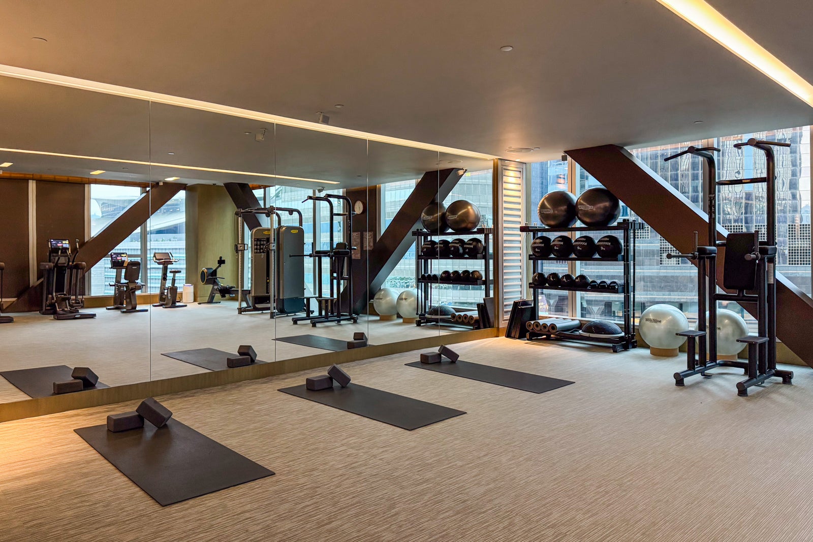 UNLOCK ELITE FITNESS: The Amex Platinum Hack You NEED Now!