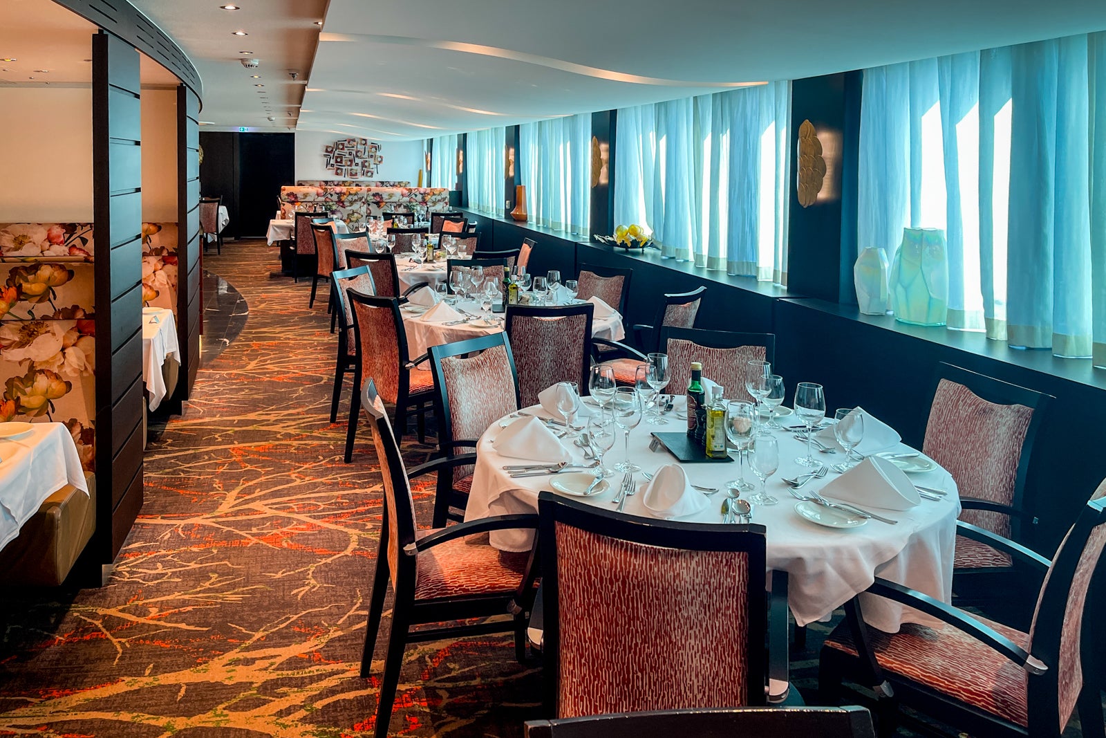 AmaLucia dining room