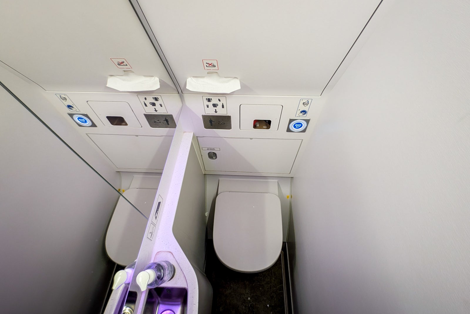 Aer Lingus A321XLR bathroom