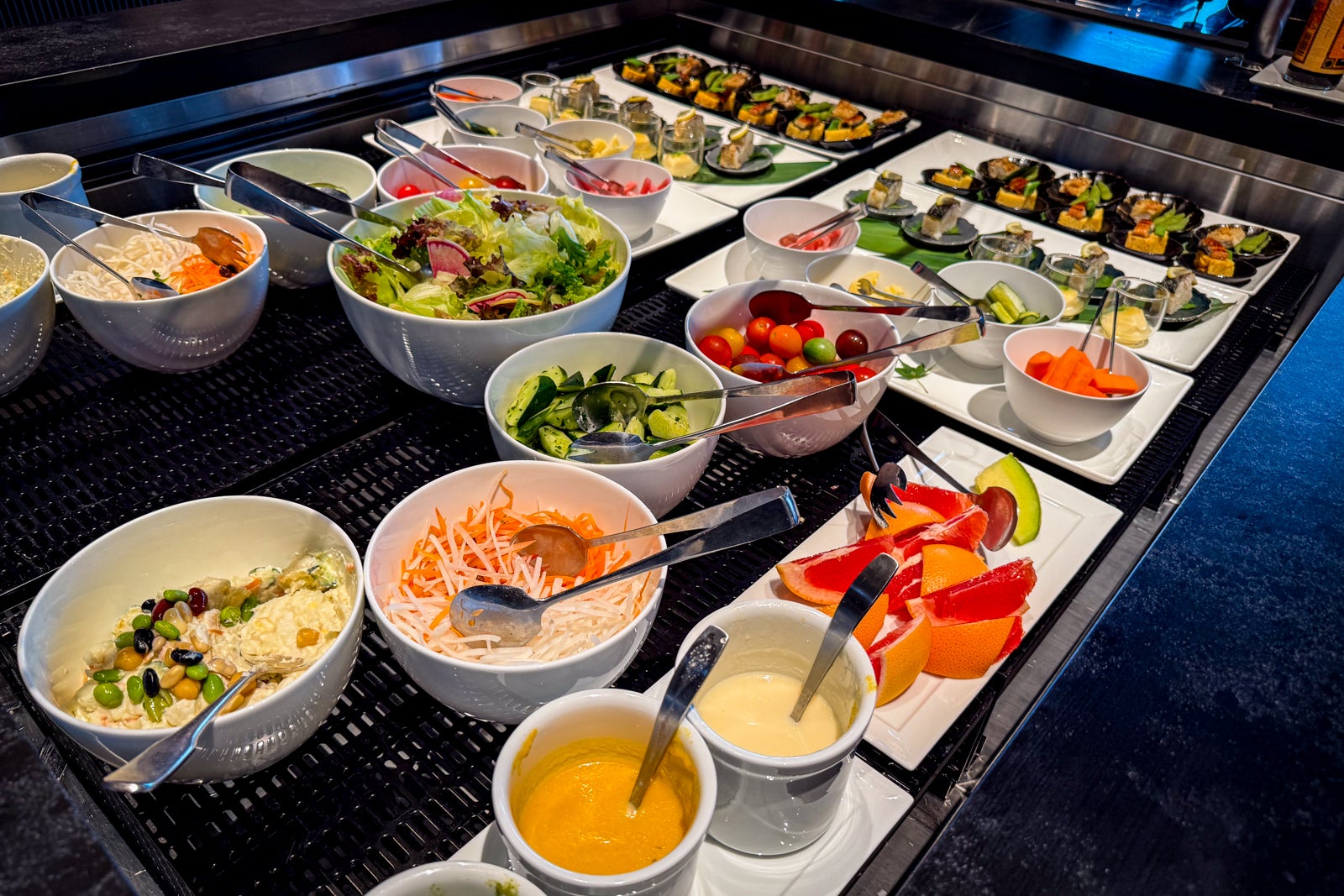 centurion lounge tokyo dining