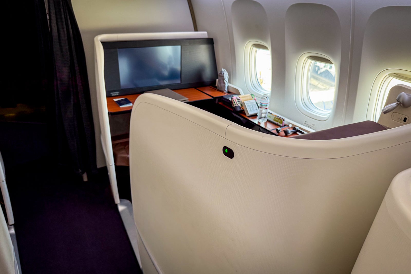 JAL first class cabin