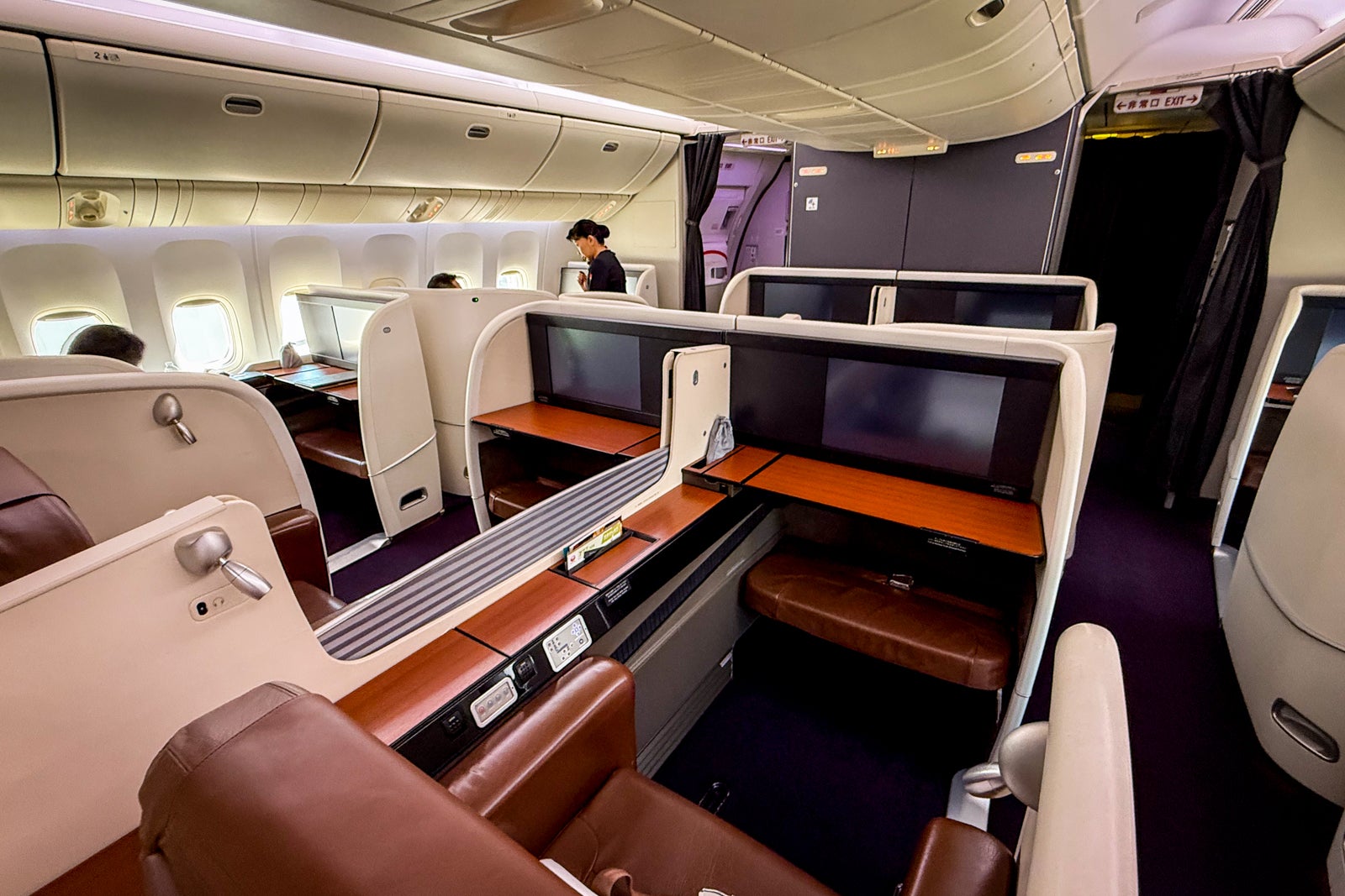 JAL first class cabin