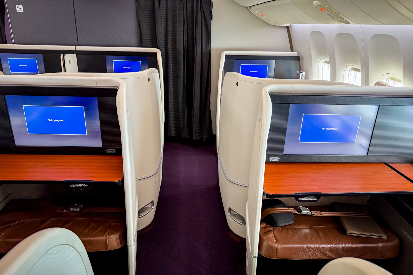 JAL first class cabin