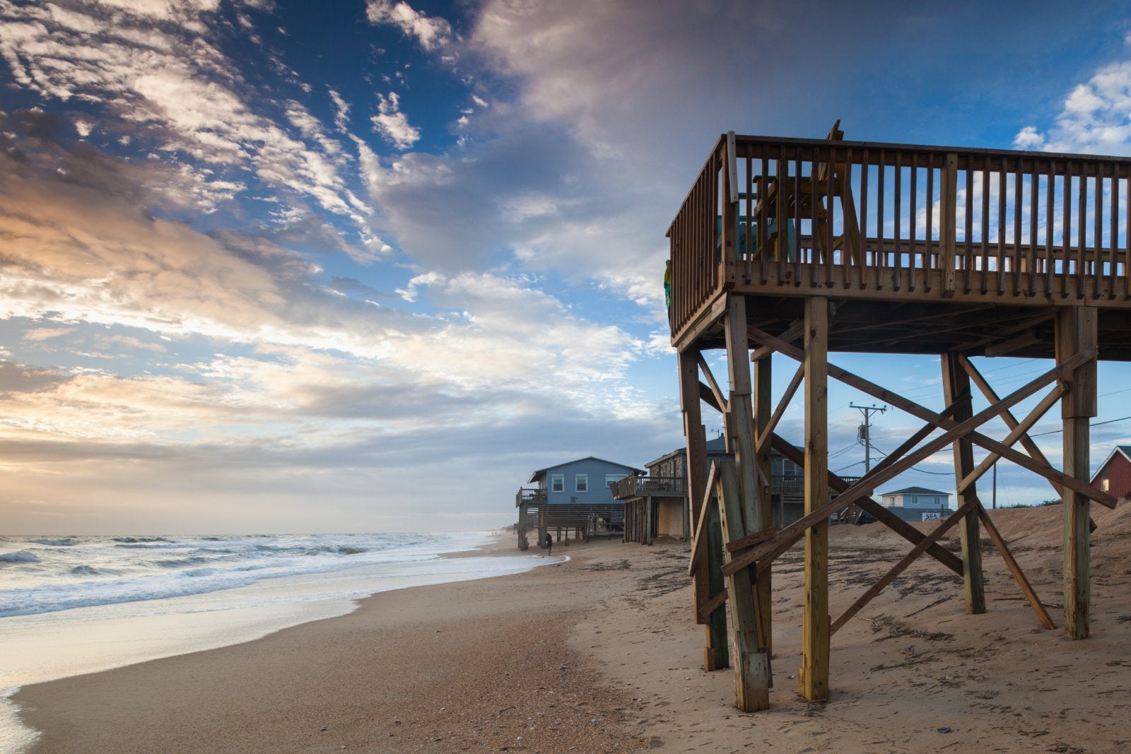 USA, North Carolina, Outer Banks National Seashore, Kitty Hawk, waterfront, dawn.