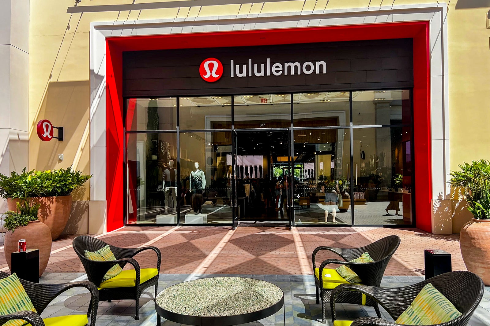 Lululemon store