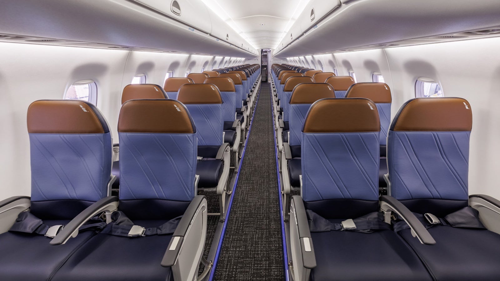 aa regional jet cabin