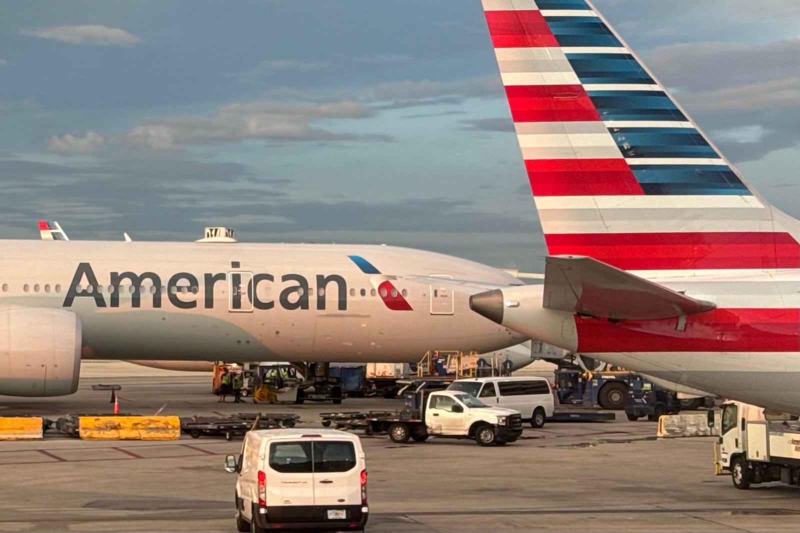 american airlines plane