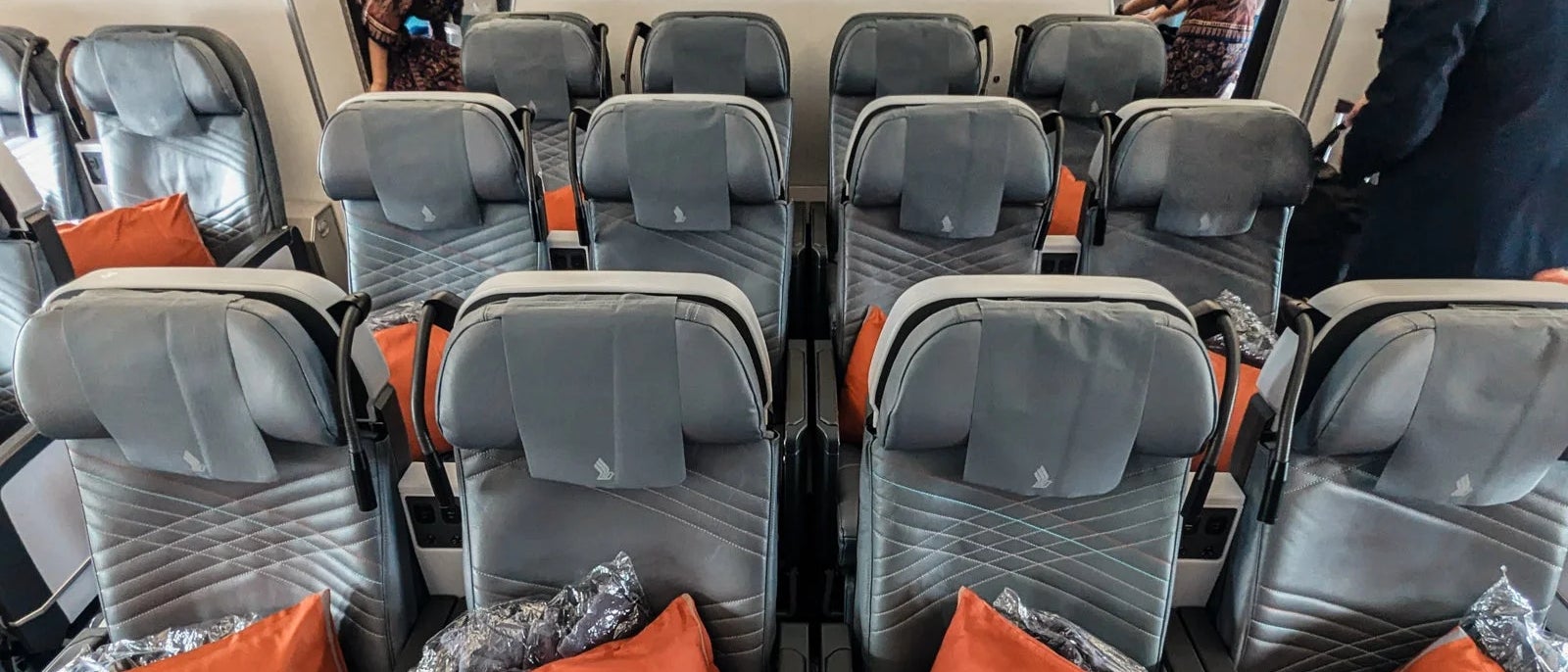 Singapore Airlines premium economy for NL