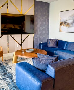 Large families can use points to book this Orlando resort with multiroom apartments — and a water park