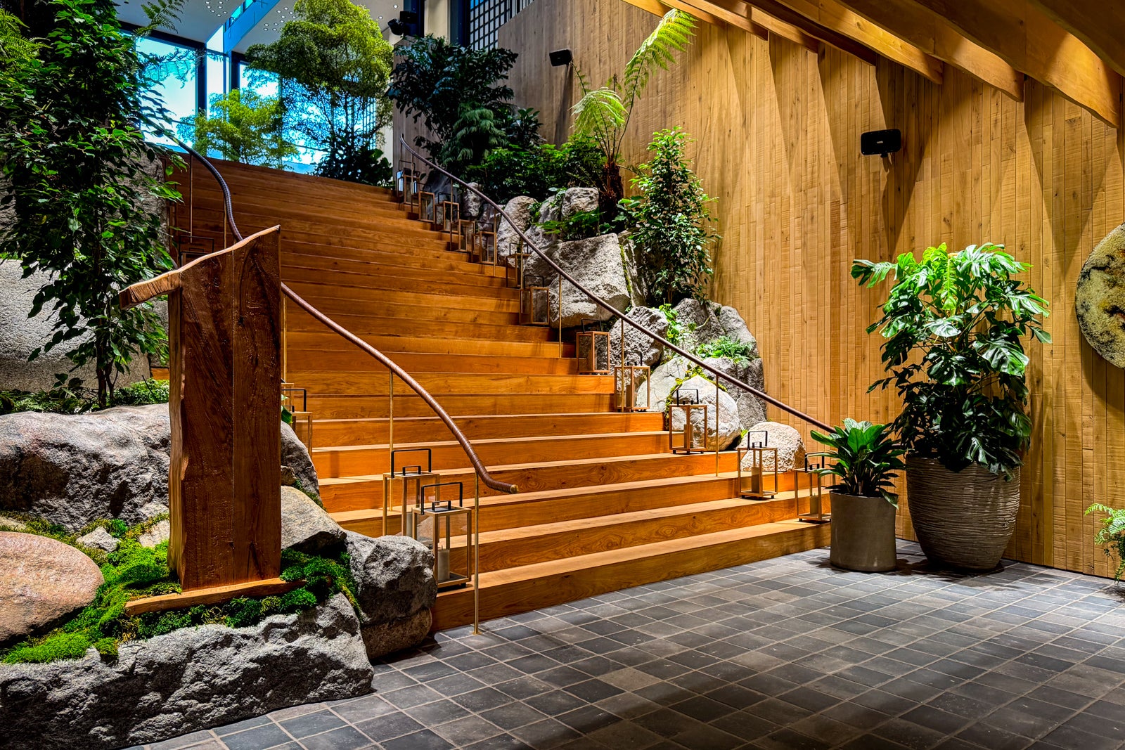 HOTEL REWARDS JUST DROPPED: SAVE THE PLANET & GET PAID TO DO IT!