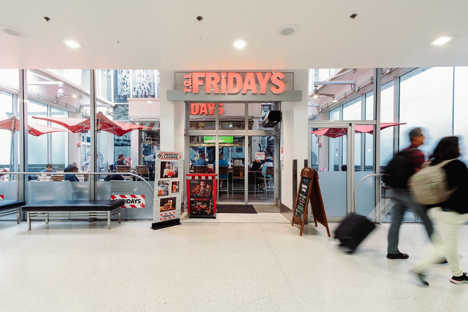 miami smoking area at TGI Fridays
