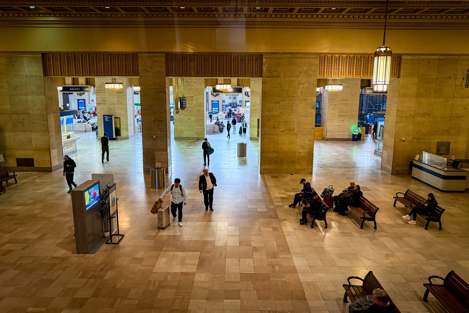 PHL train station lounge