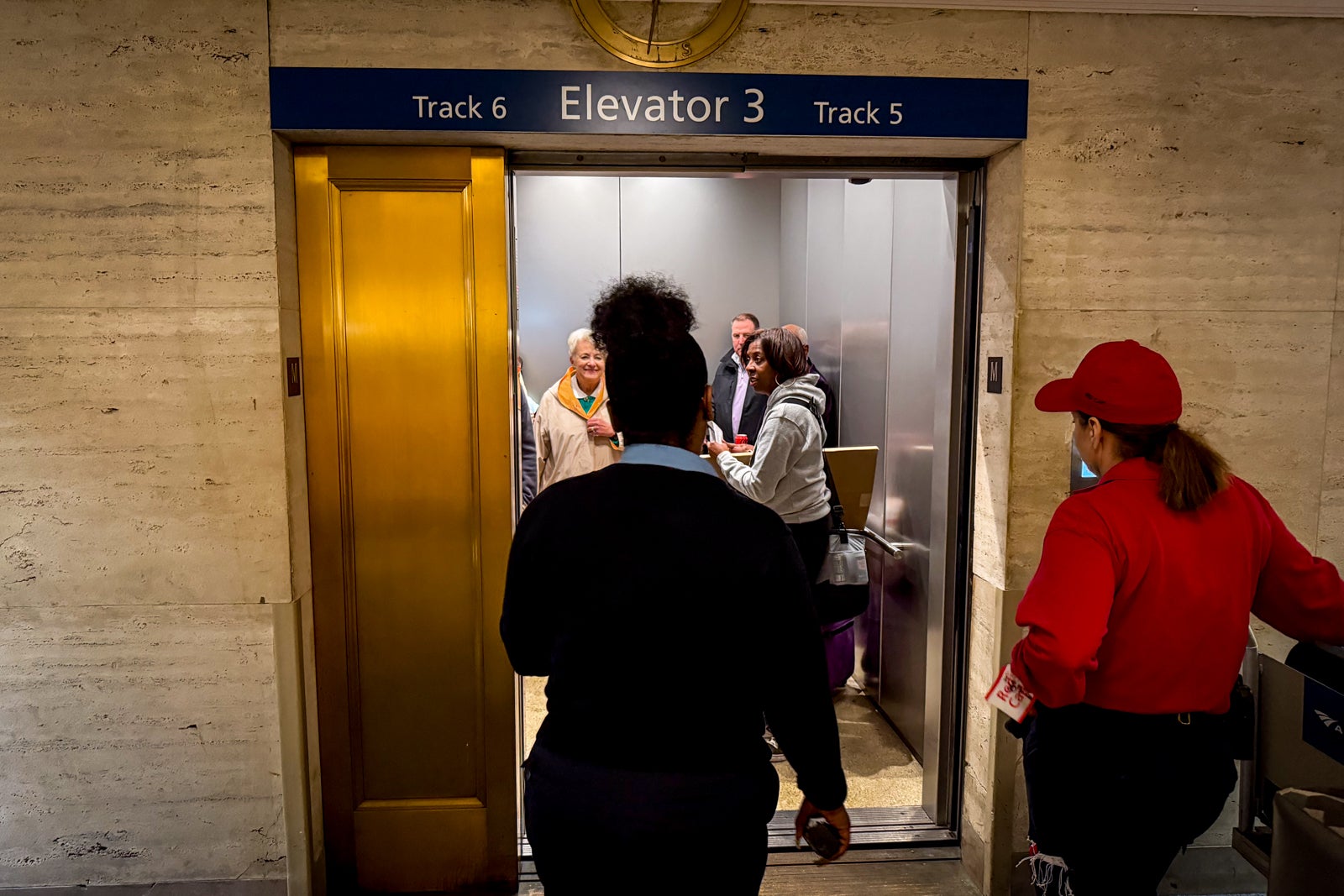 elevator to tracks