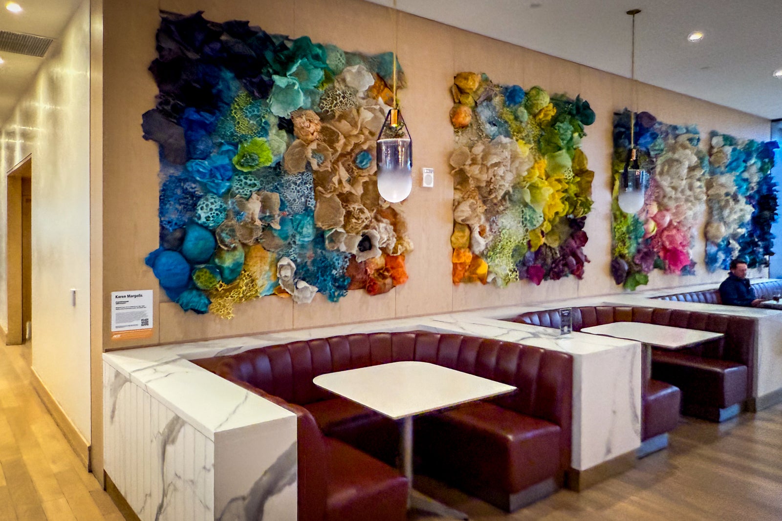 lounge moynihan train hall