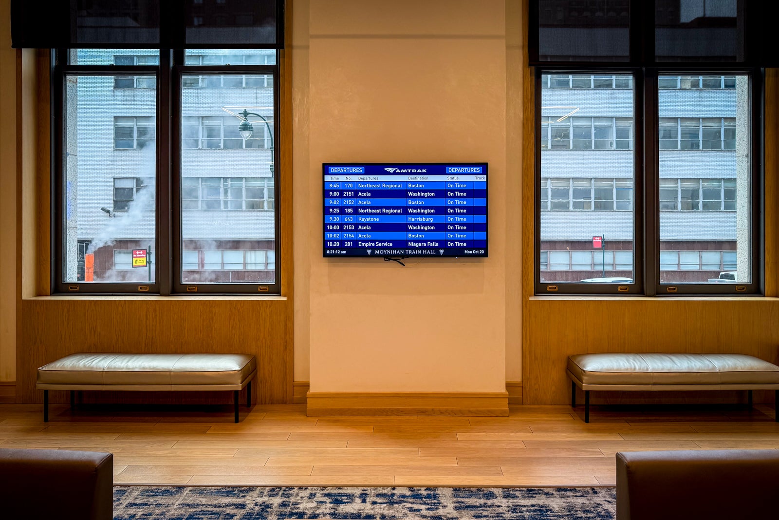 lounge moynihan train hall