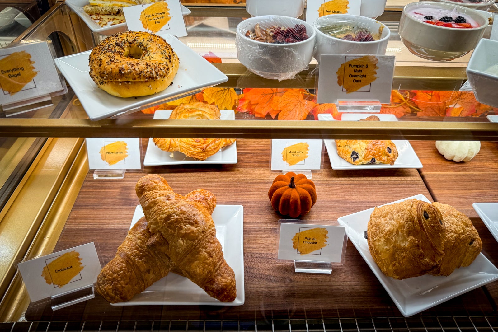 lounge moynihan train hall