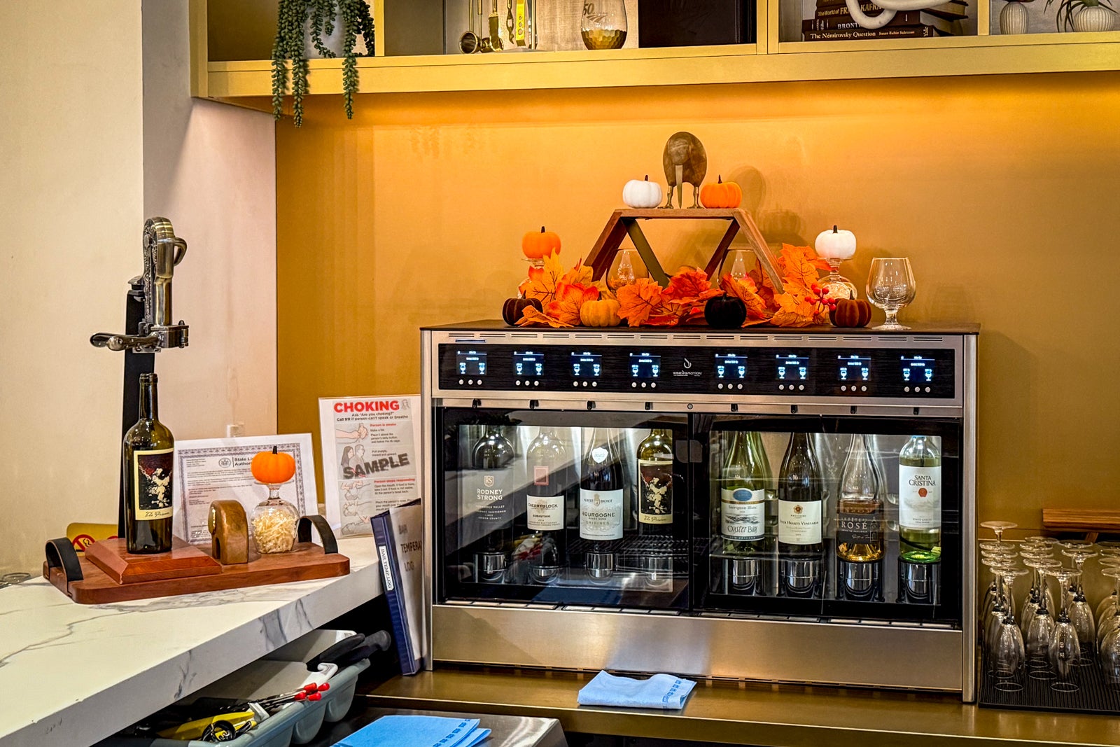 lounge moynihan train hall