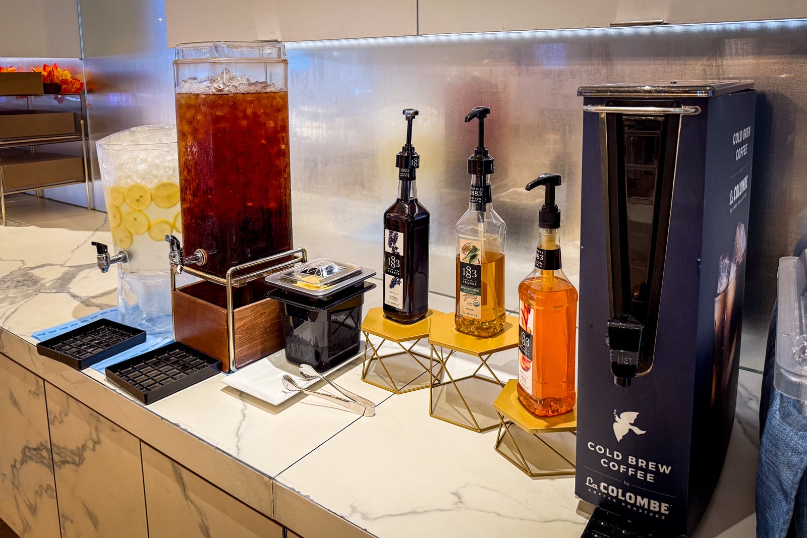 lounge moynihan train hall