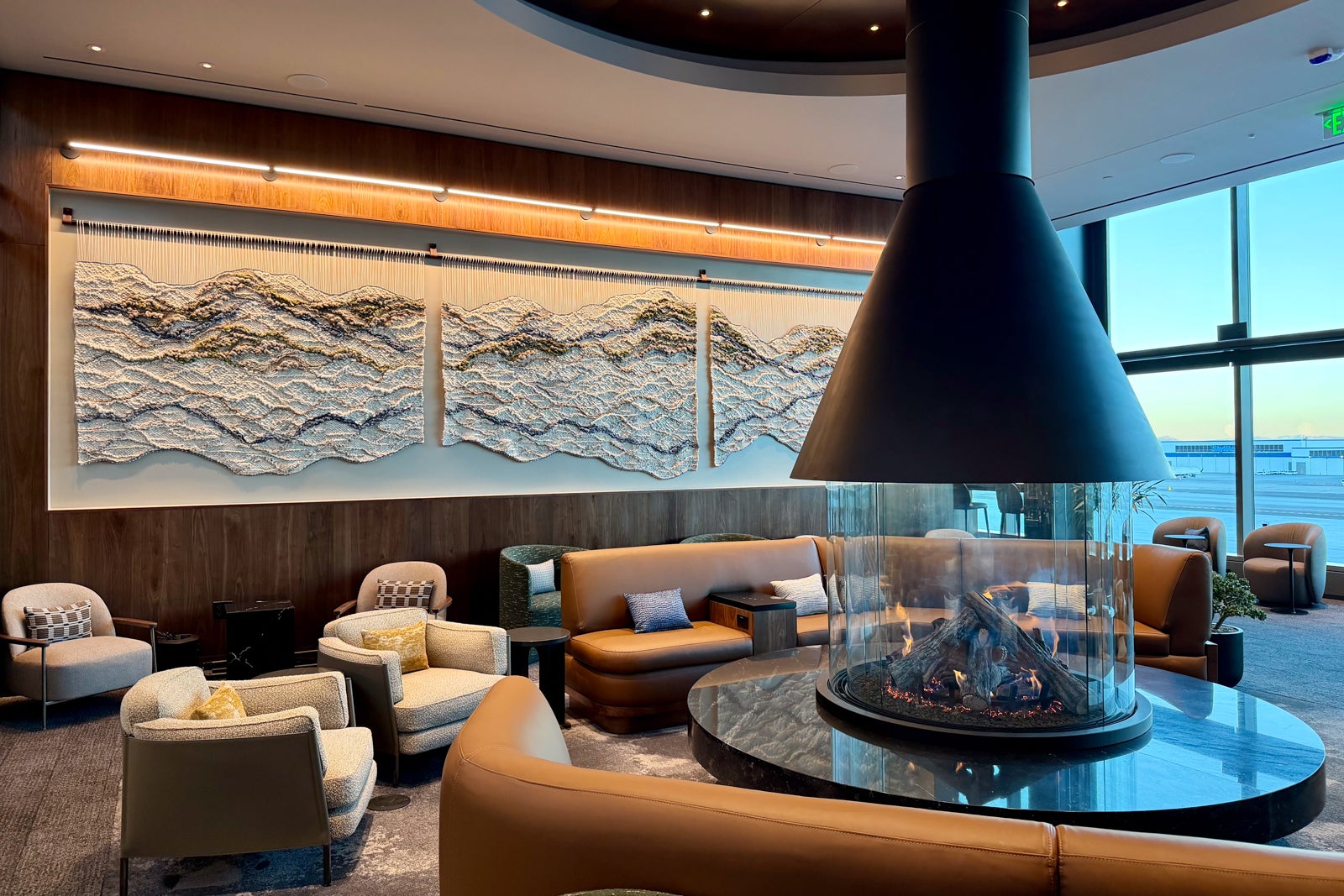 Curated visual reference: Gallery Detail: Amex S Latest Centurion Lounge Is Now Open In Salt