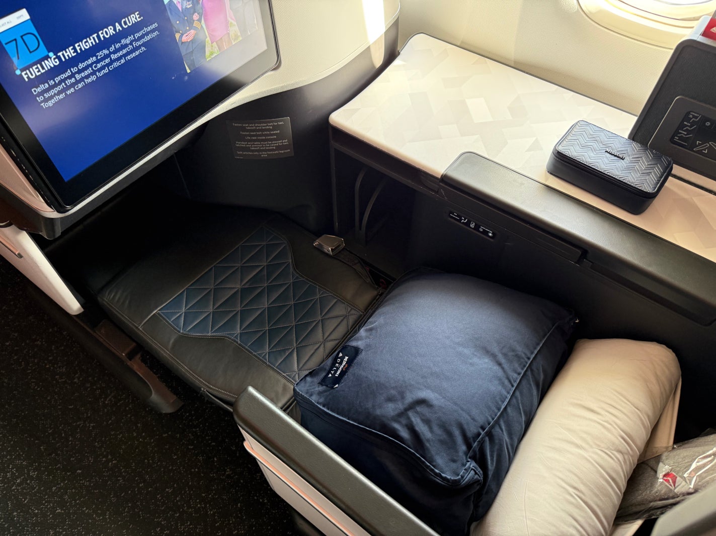 Delta One fully flat seat. CLINT HENDERSON/THE POINTS GUY