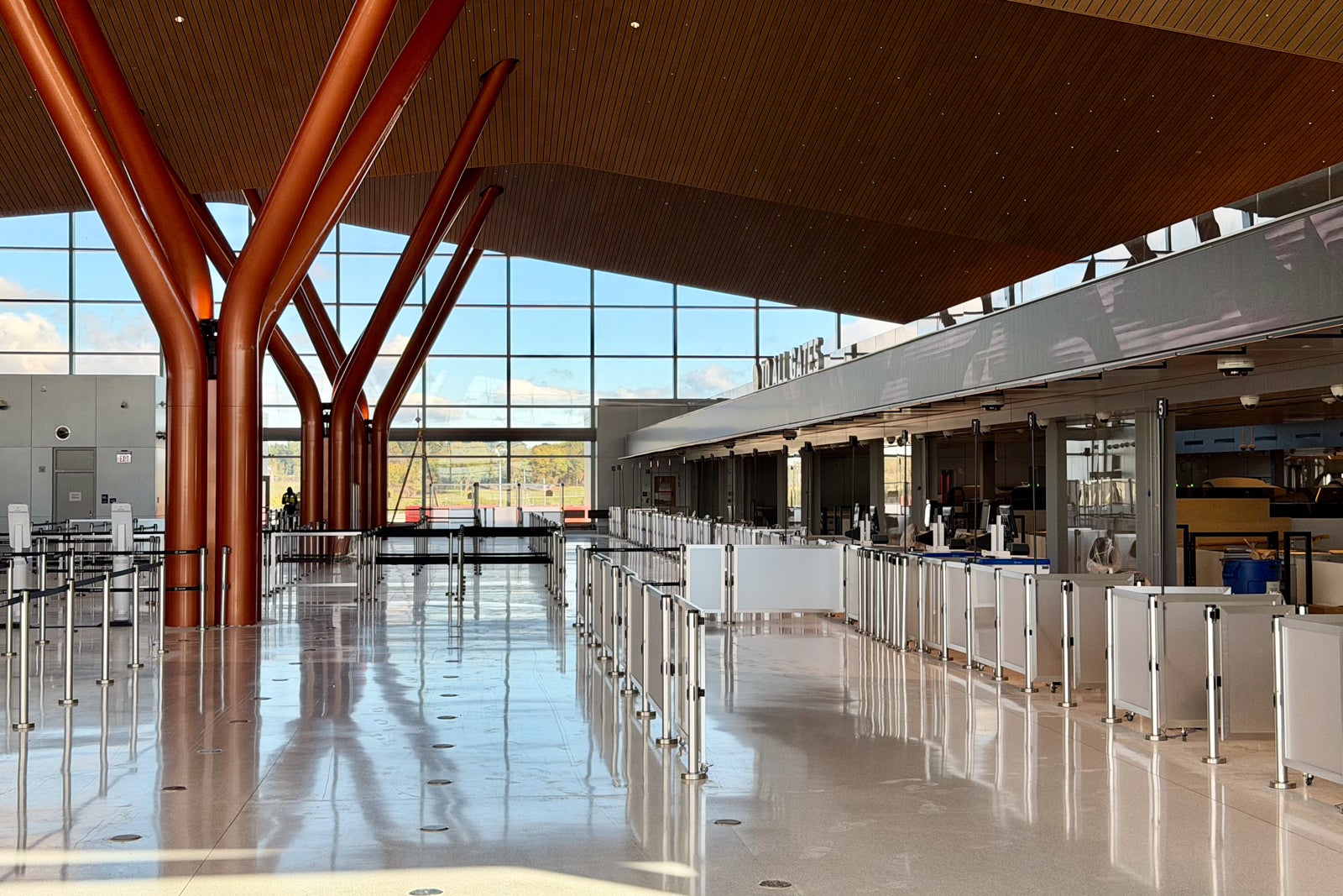 New Pittsburgh International Airport (PIT) terminal interior