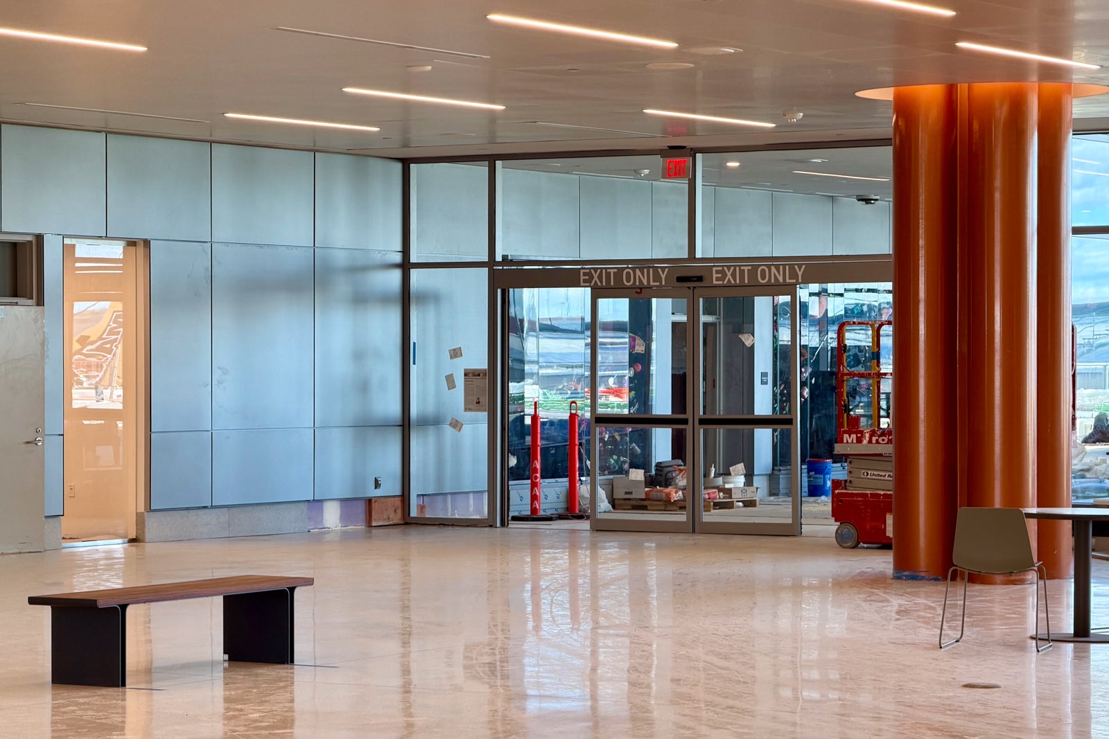 New Pittsburgh International Airport (PIT) terminal interior