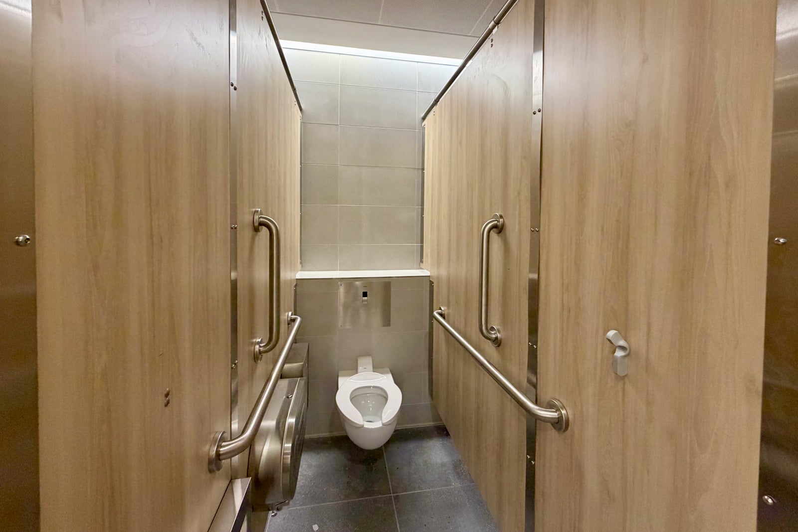 New Pittsburgh International Airport (PIT) terminal interior