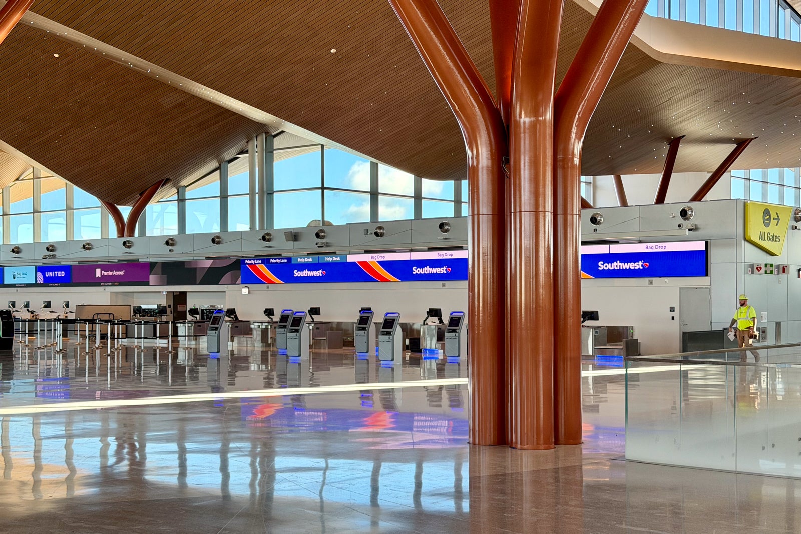 New Pittsburgh International Airport (PIT) terminal interior