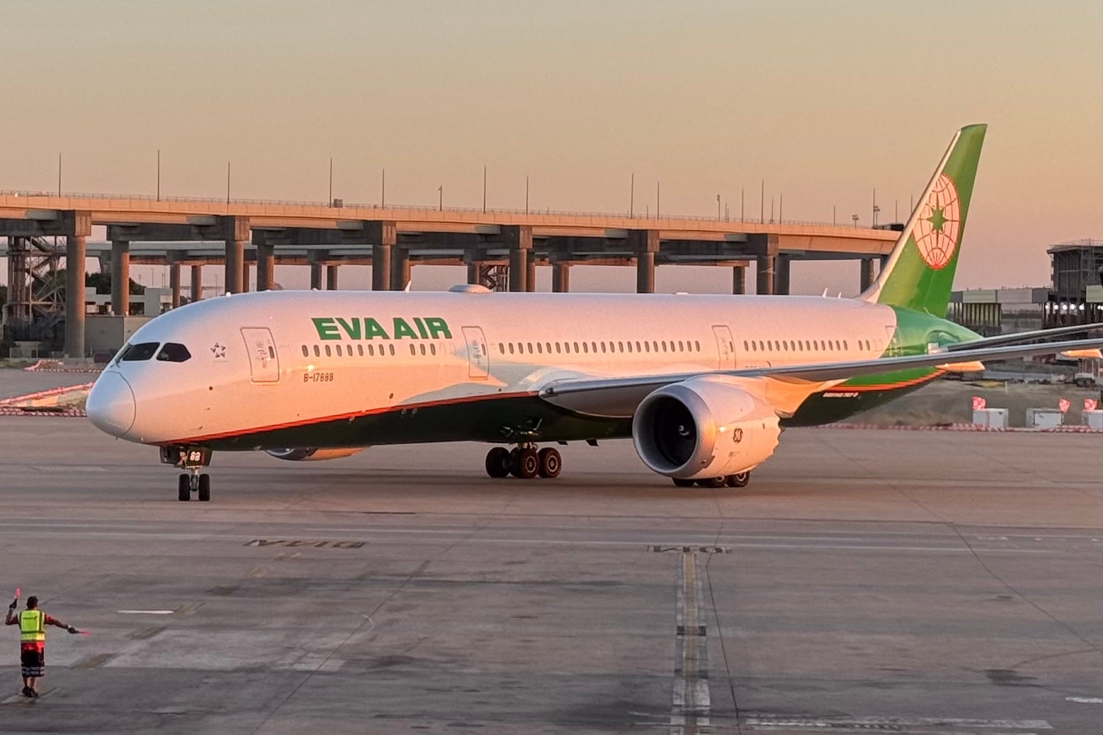 Texas-sized fanfare: EVA Air's swanky premium economy makes US debut on DFW inaugural