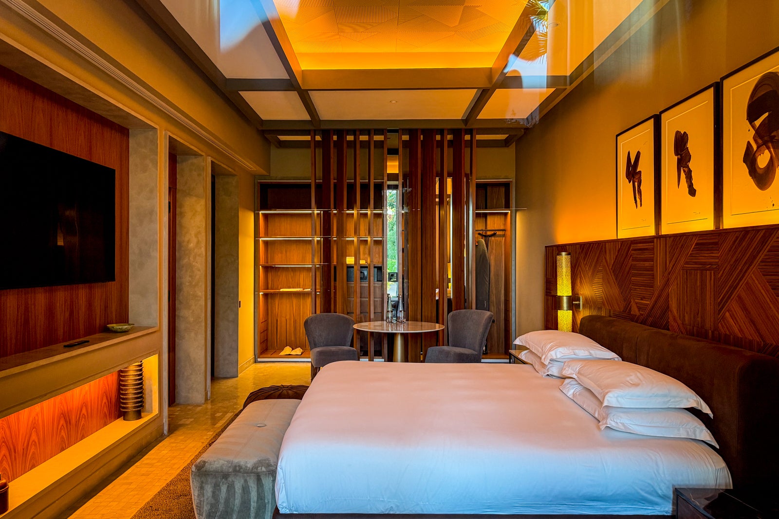 HYATT ELITE UNLOCKED: Your Sapphire Card is the KEY!