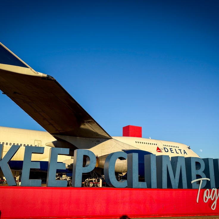 Act fast: Buy a Delta gift card, get Uber credits — stackable with an Amex Offer