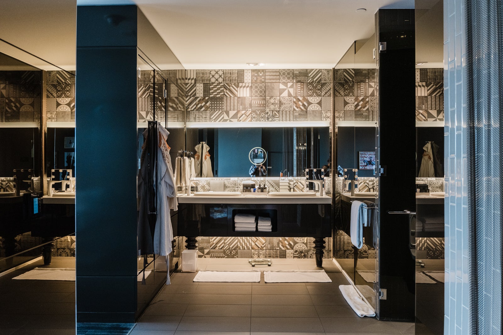 W Hotel Philadelphia, Suite Bathroom