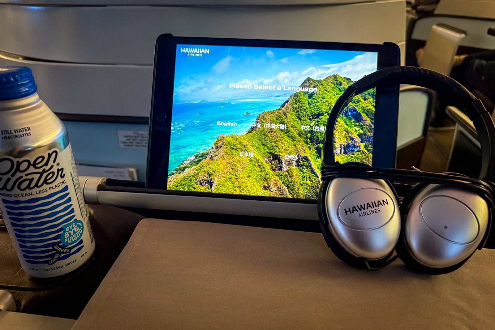 hawaiian airlines plane tech