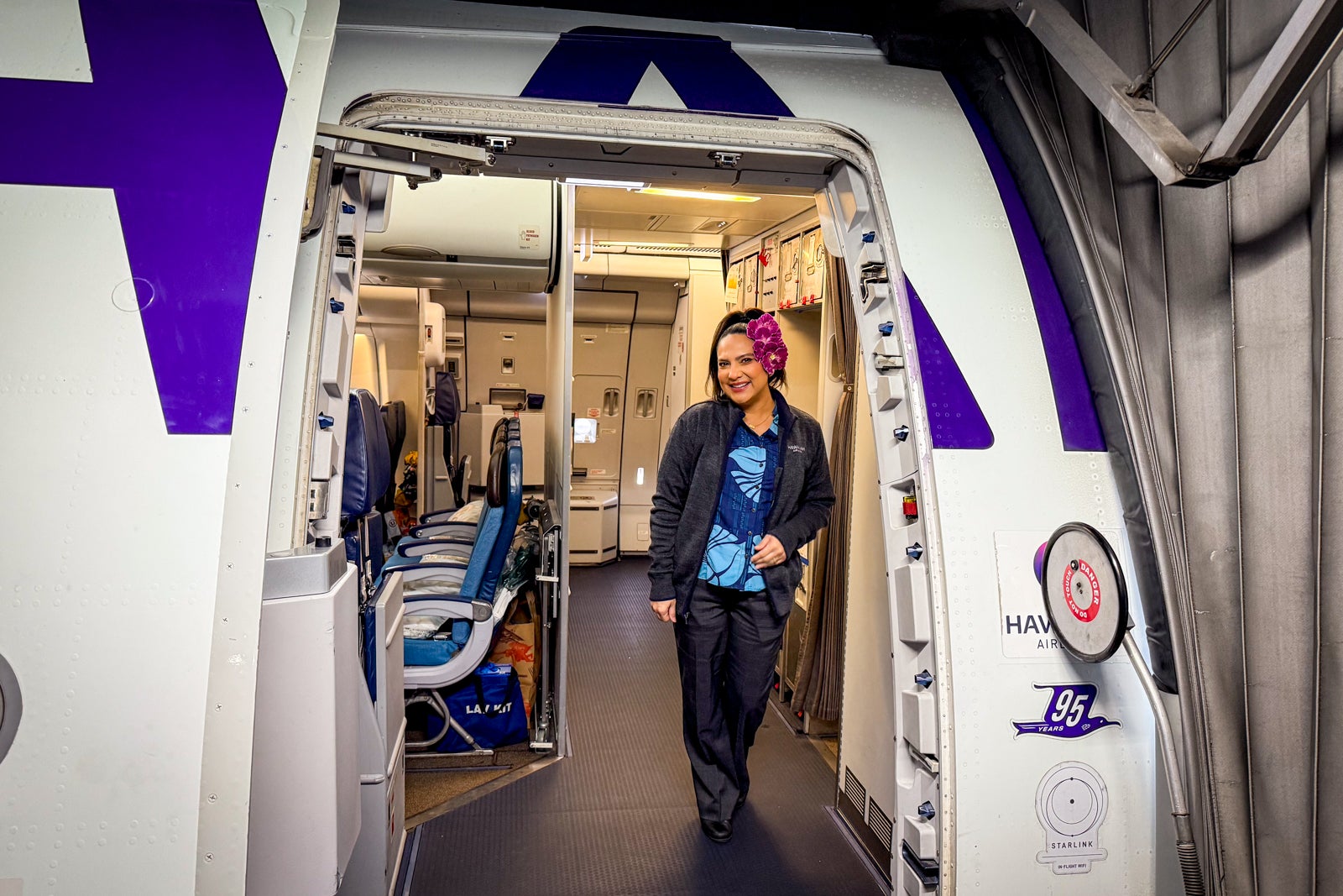 hawaiian airlines plane