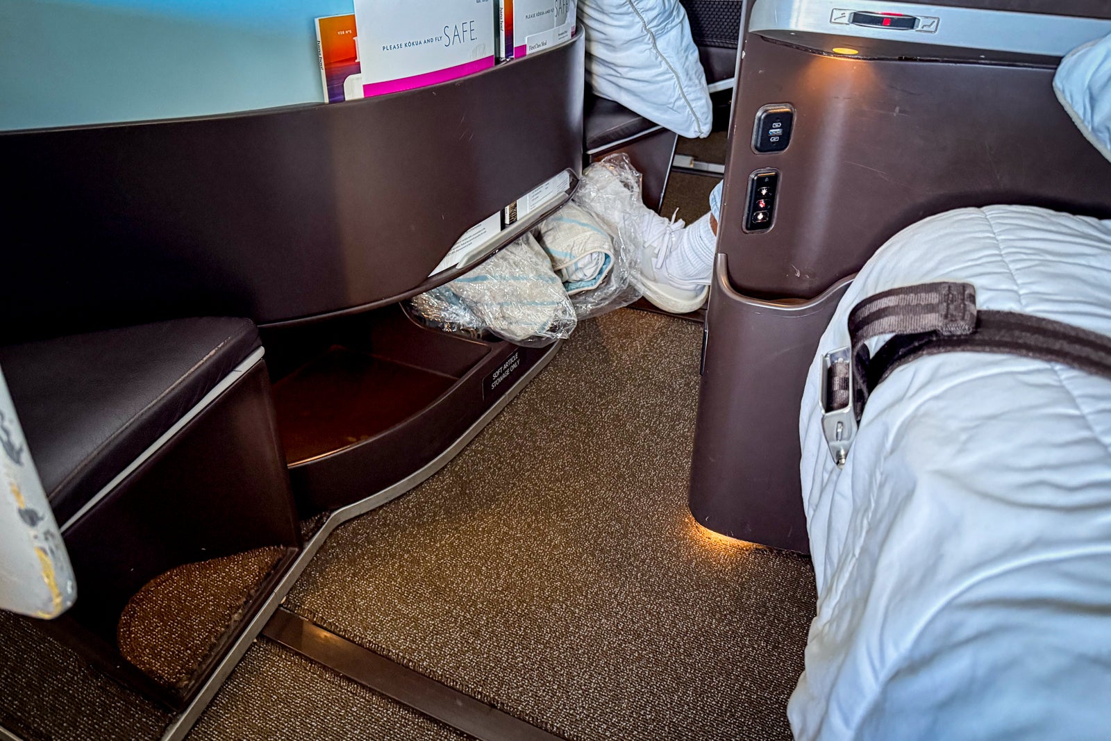 hawaiian airlines plane