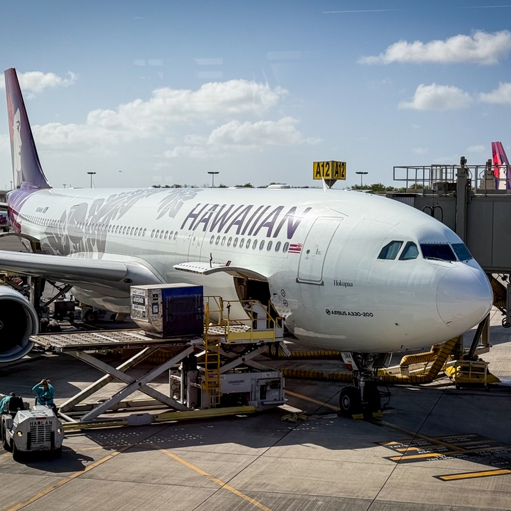 True aloha: What it's like flying Hawaiian Airlines' longest domestic flight in first class
