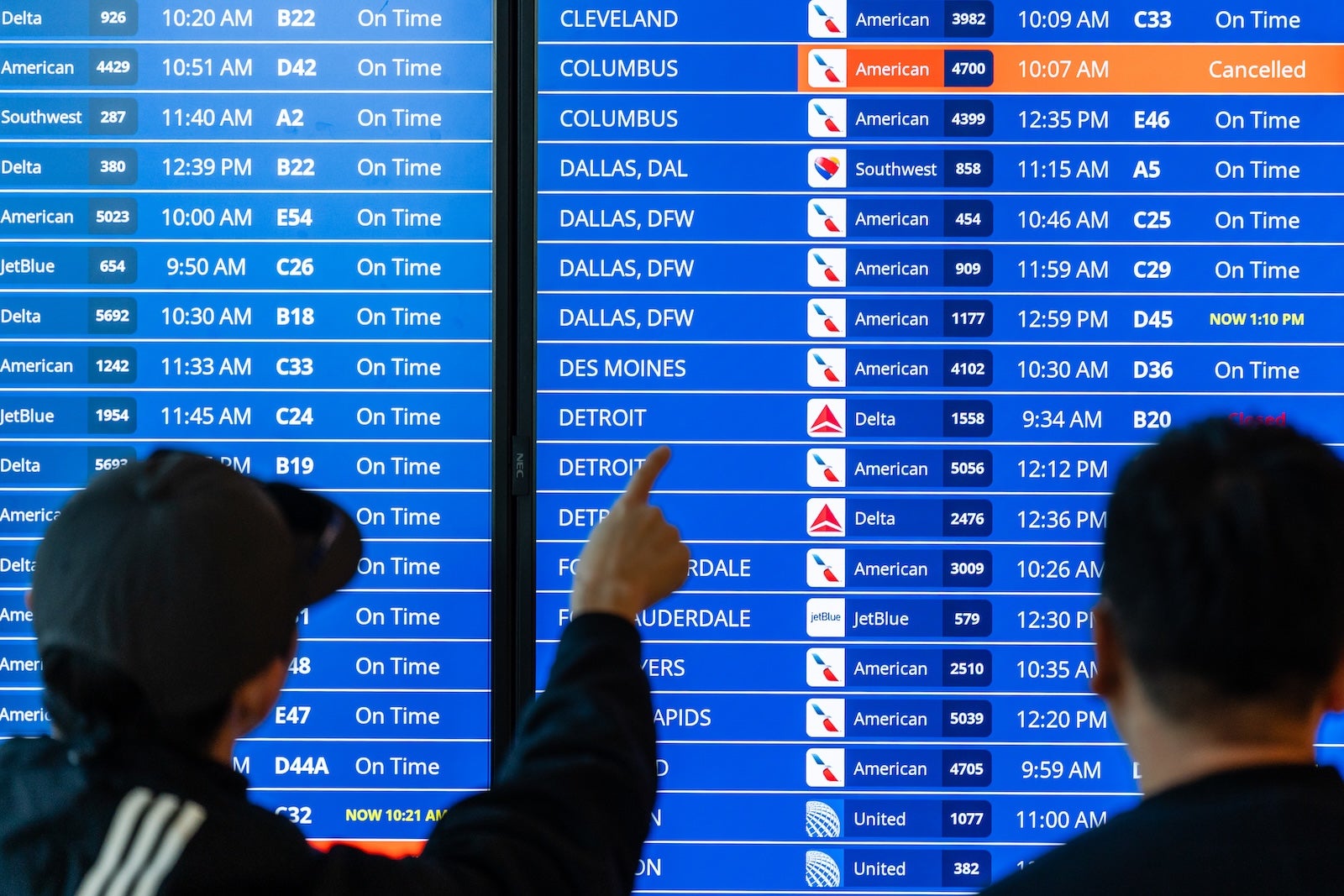 airport screen of flights