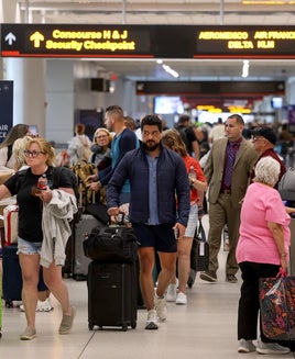 Government reopens: Can air travel recover in time for Thanksgiving?