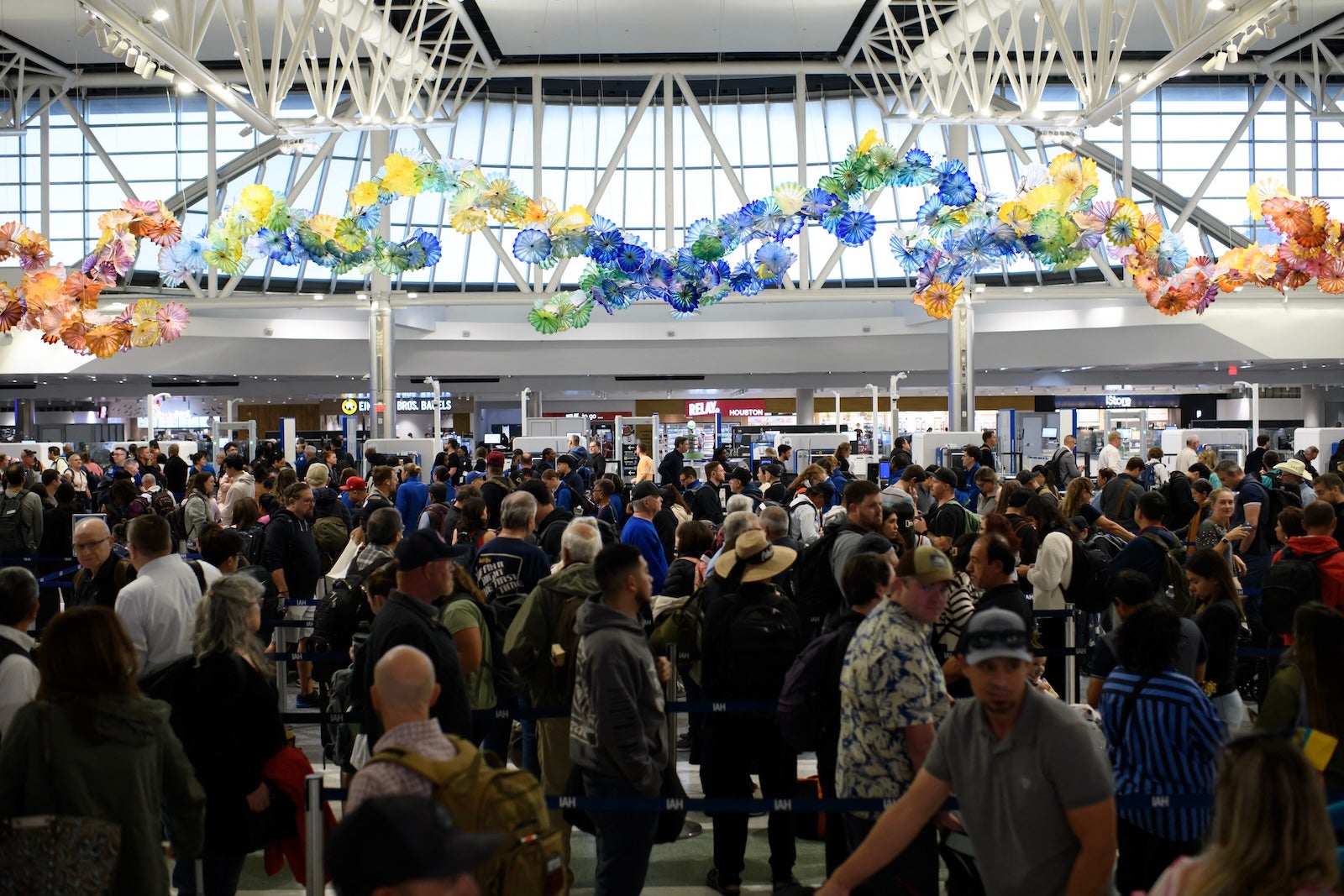 BREAKING: Thousands of flight cancellations to begin Friday if shutdown continues