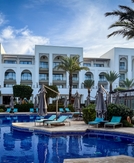 The surprisingly powerful case for carrying both the Hilton Aspire and Surpass