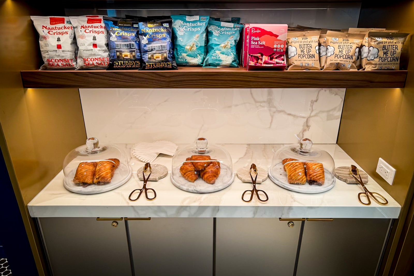 JetBlue BlueHouse food