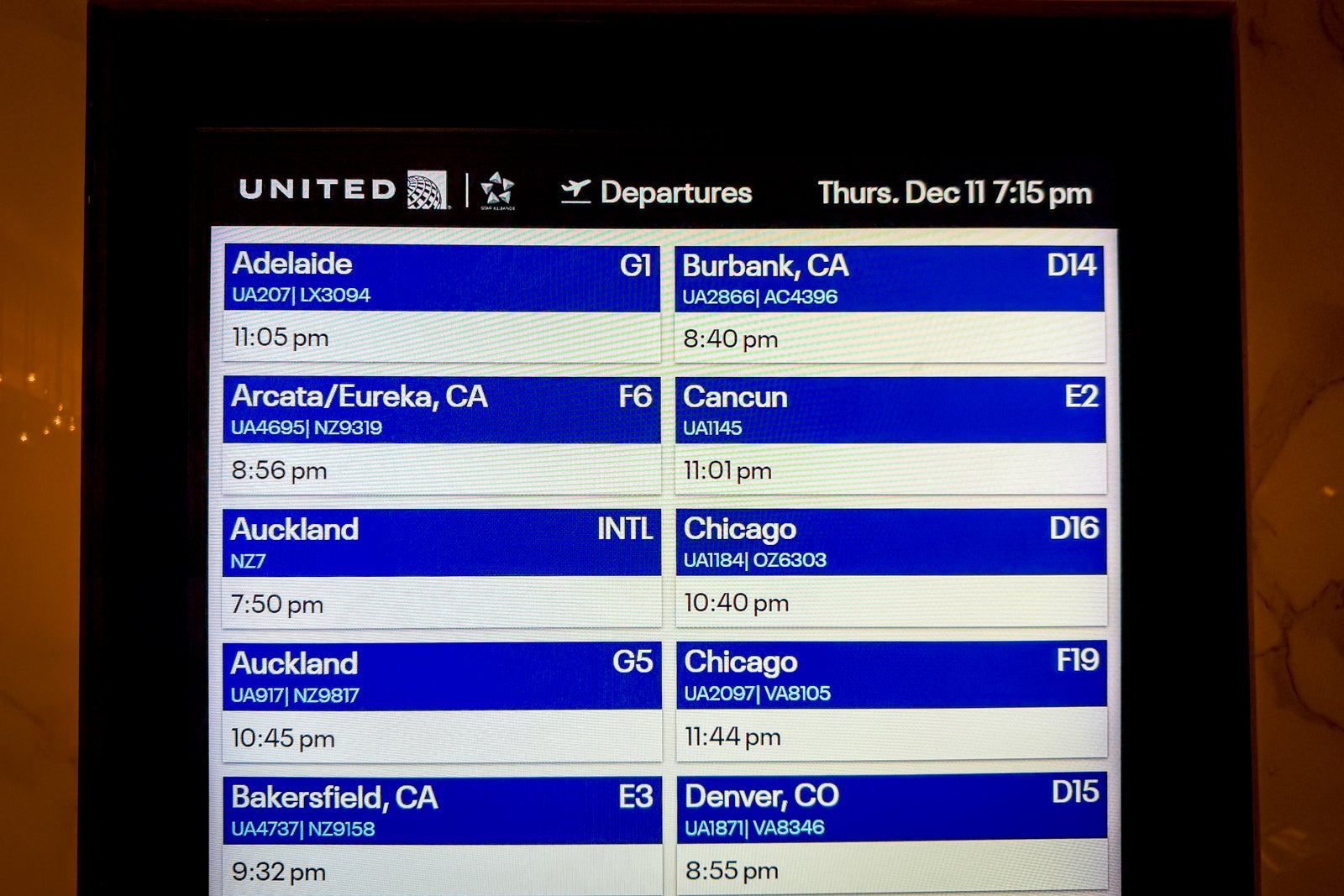 airline departures board