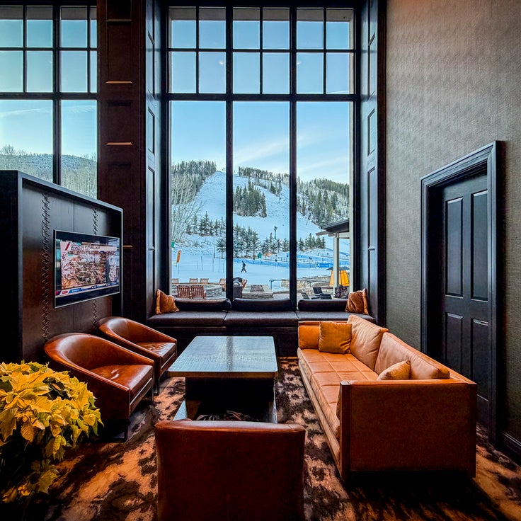 This iconic ski-in, ski-out points hotel in Colorado just refreshed its rooms. We took a look inside