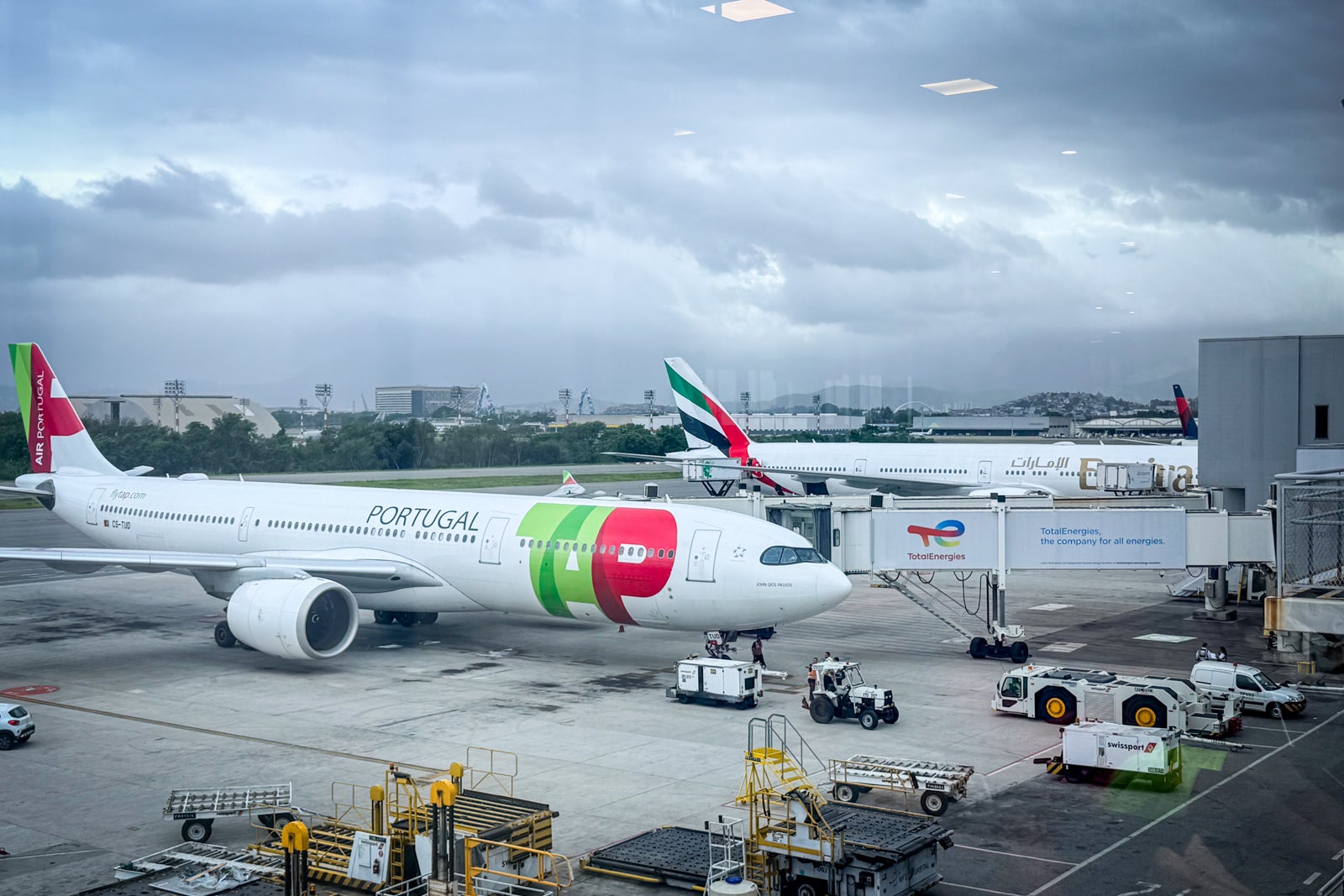 The 8 best credit cards for booking flights