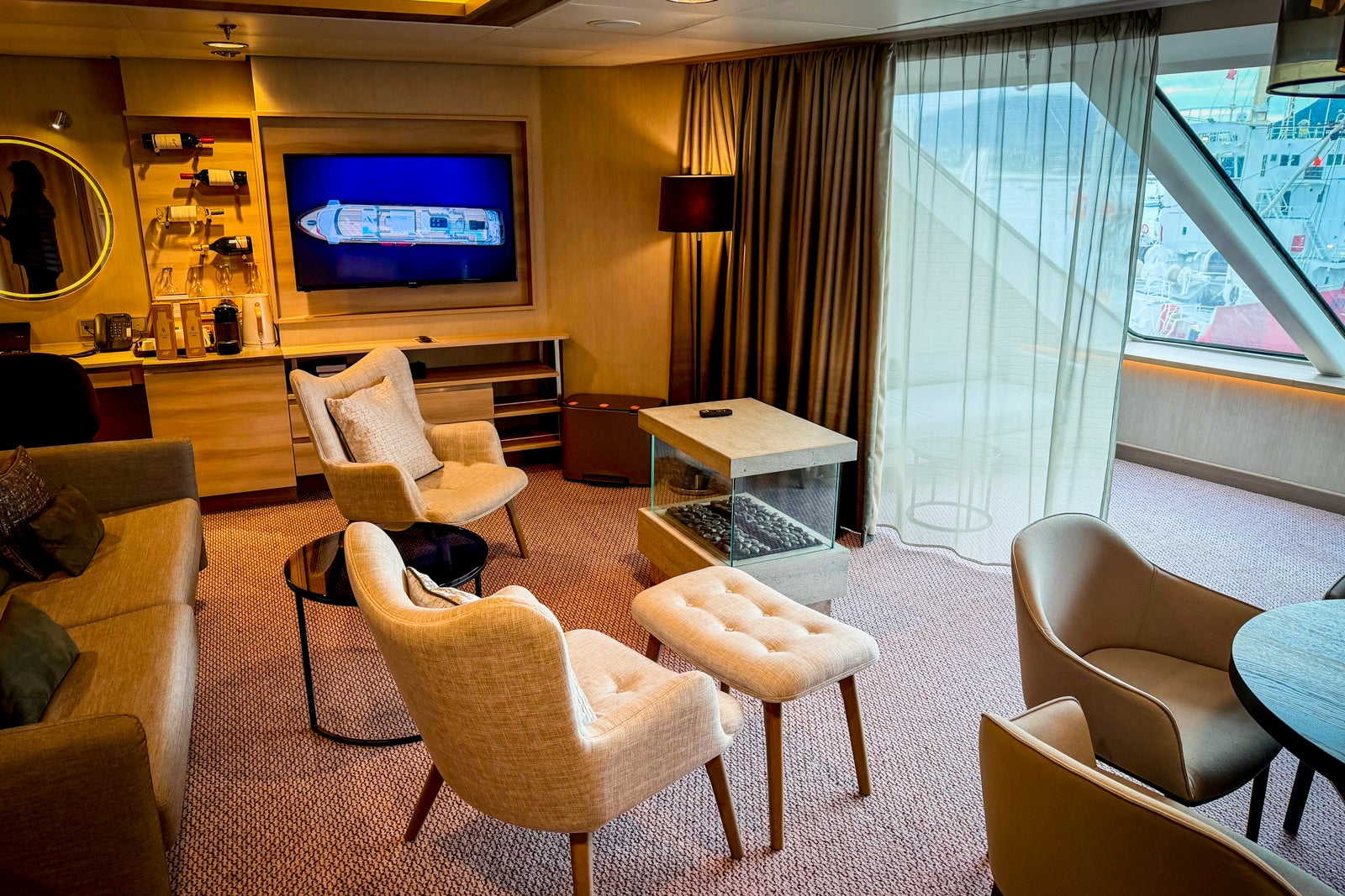 Suites on Roald Amundsen include several large forward-facing complexes with views over the bow.