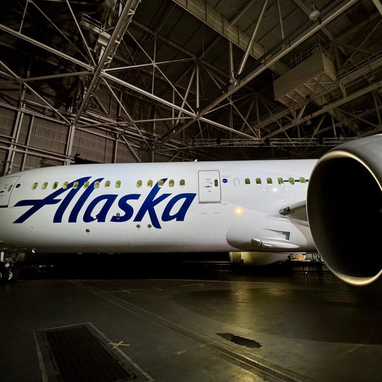 Alaska Airlines plots new Asia route, won't follow rivals with 'basic business'