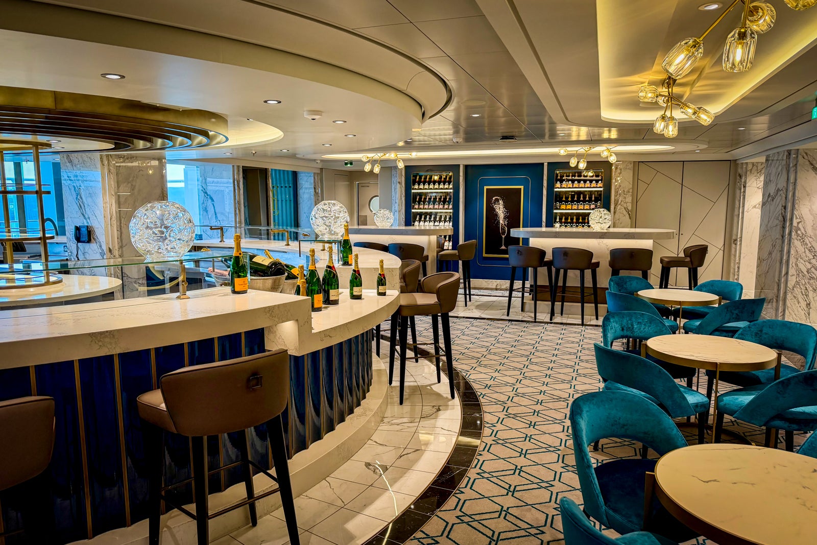 The Fizz Champagne Bar on MSC World America