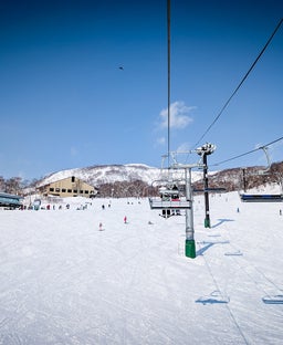 How (and why) to plan a ski trip to Niseko, Japan, with points and miles
