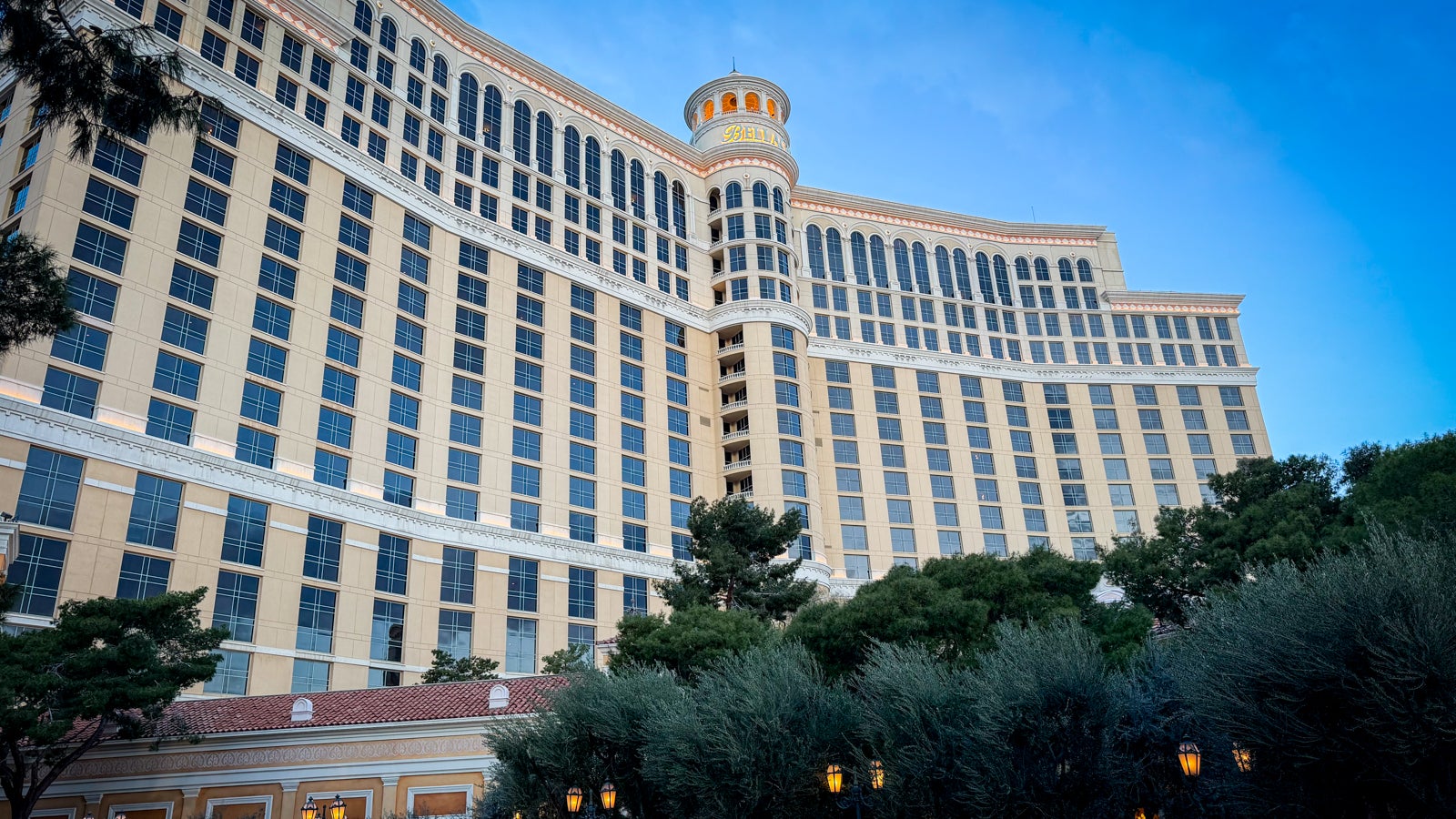 Save Money, Earn Rewards on Vegas Trips